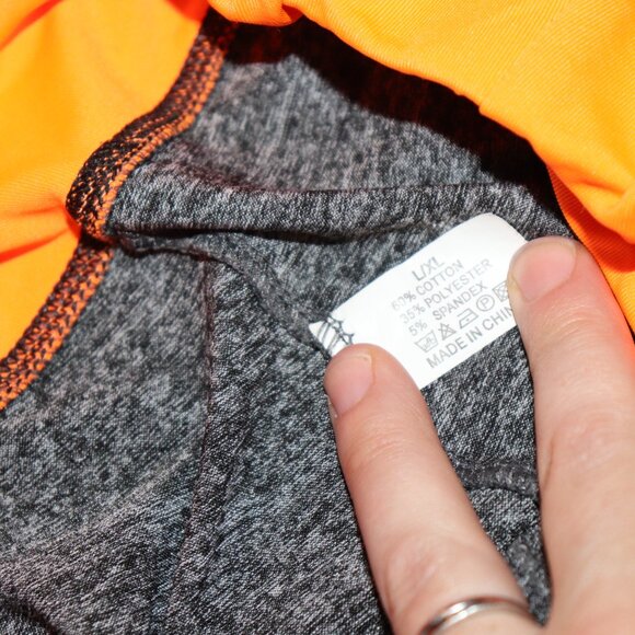 🧡 Gray & Neon Orange Capri Workout Pants – Women’s L/XL Stretch Fit · Pockets - Picture 5 of 6